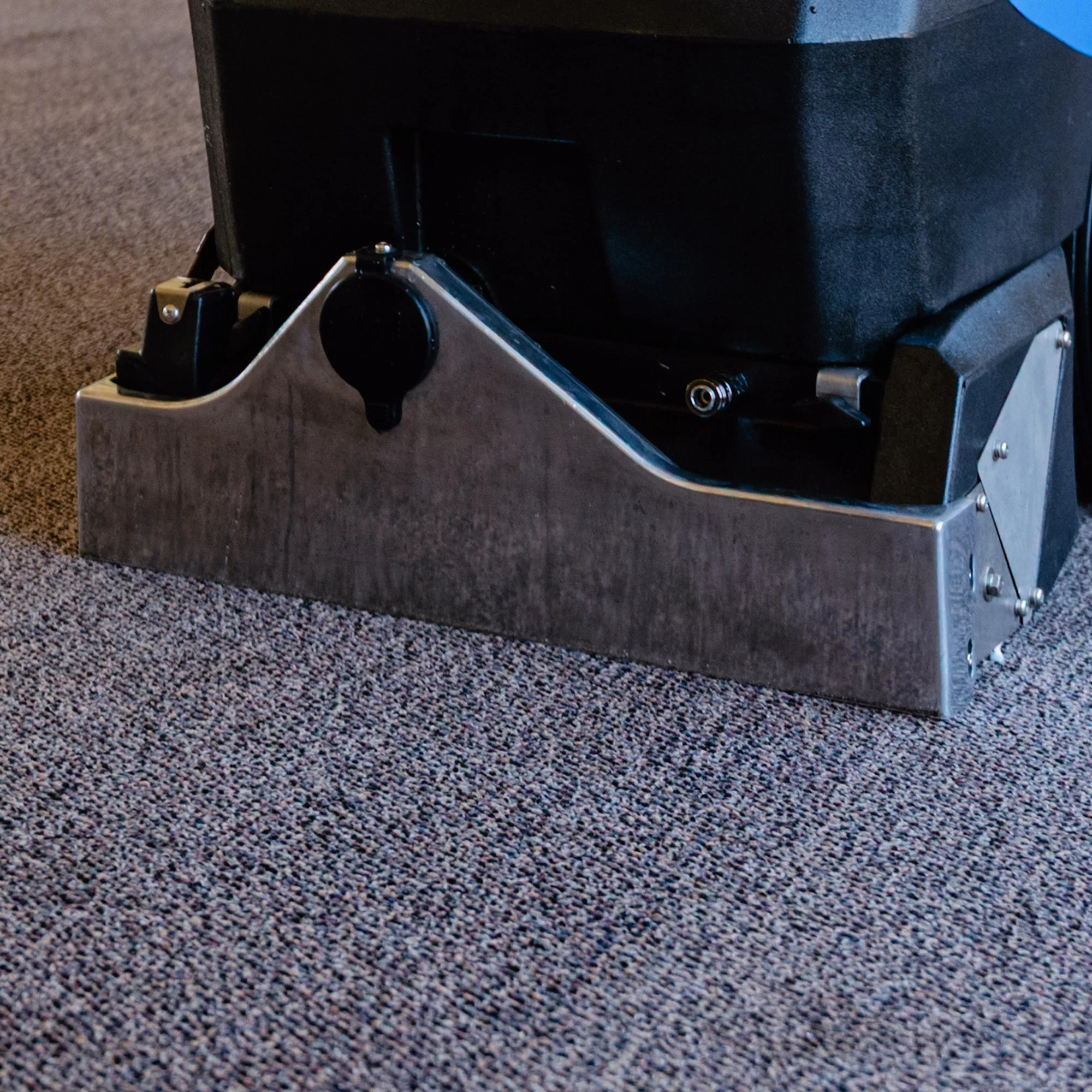 3-in-1 Commercial Carpet Extractor - Image 5